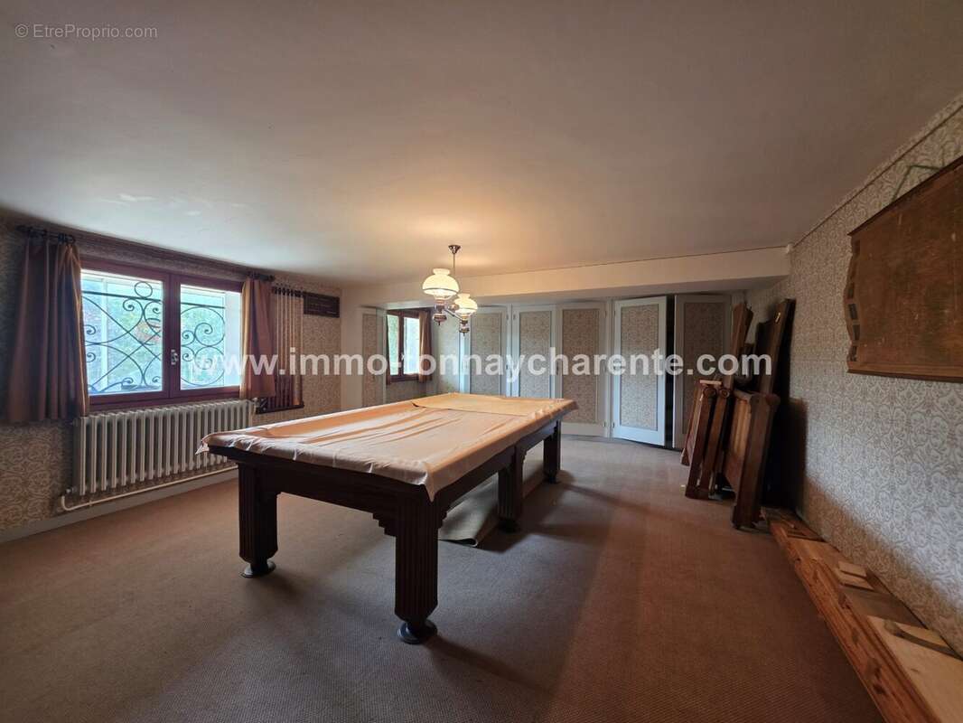 Maison 364 m² à Tonnay-Charente  - photo 9