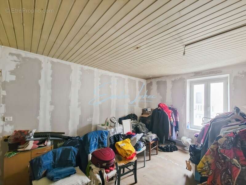 INVESTISSEURS!!! Centre-bourg d'Elliant - Immeuble 300m2 et parcelle de plus de 1000m2 divisible - photo 12