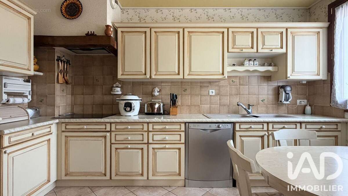 Maison 176 m² à Pont-Sainte-Marie  - photo 5