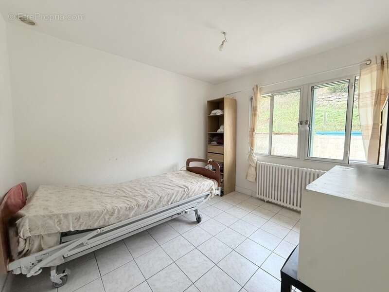 Maison à JOUY-LE-MOUTIER