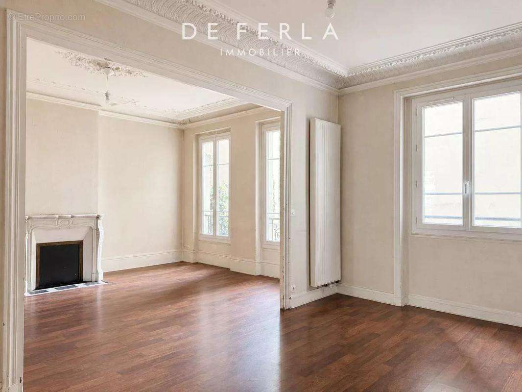 Appartement à PARIS-14E