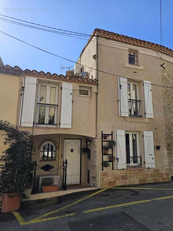Maison à MOUSSAN
