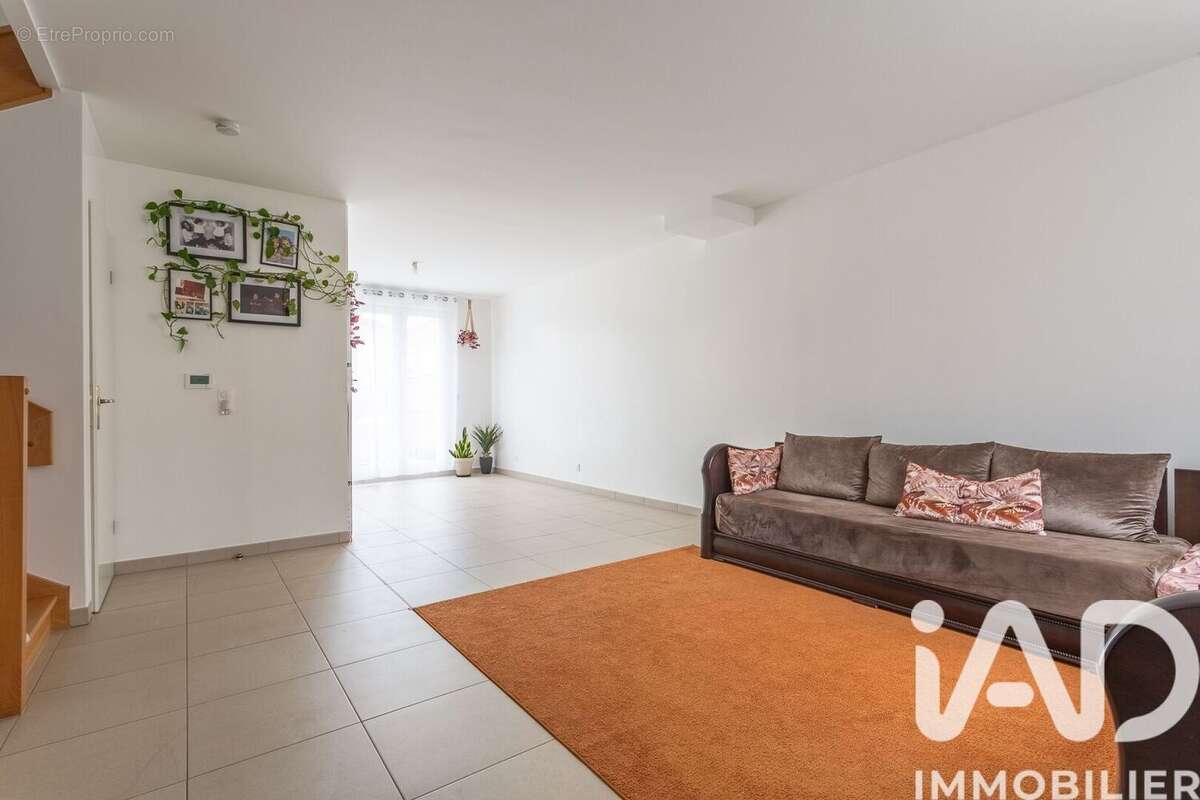 Photo 5 - Maison à CHEVRY-COSSIGNY