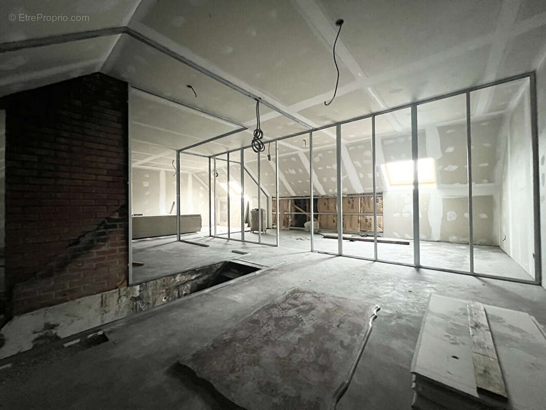 Maison à BRUAY-LA-BUISSIERE