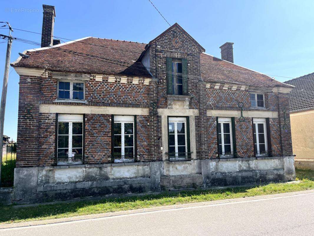 Maison à LES GRANDES-CHAPELLES