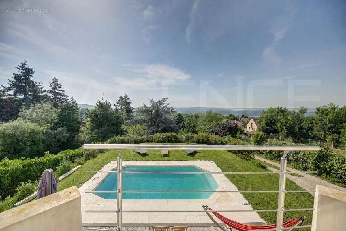 Maison familiale avec vue panoramique et piscine - photo 3