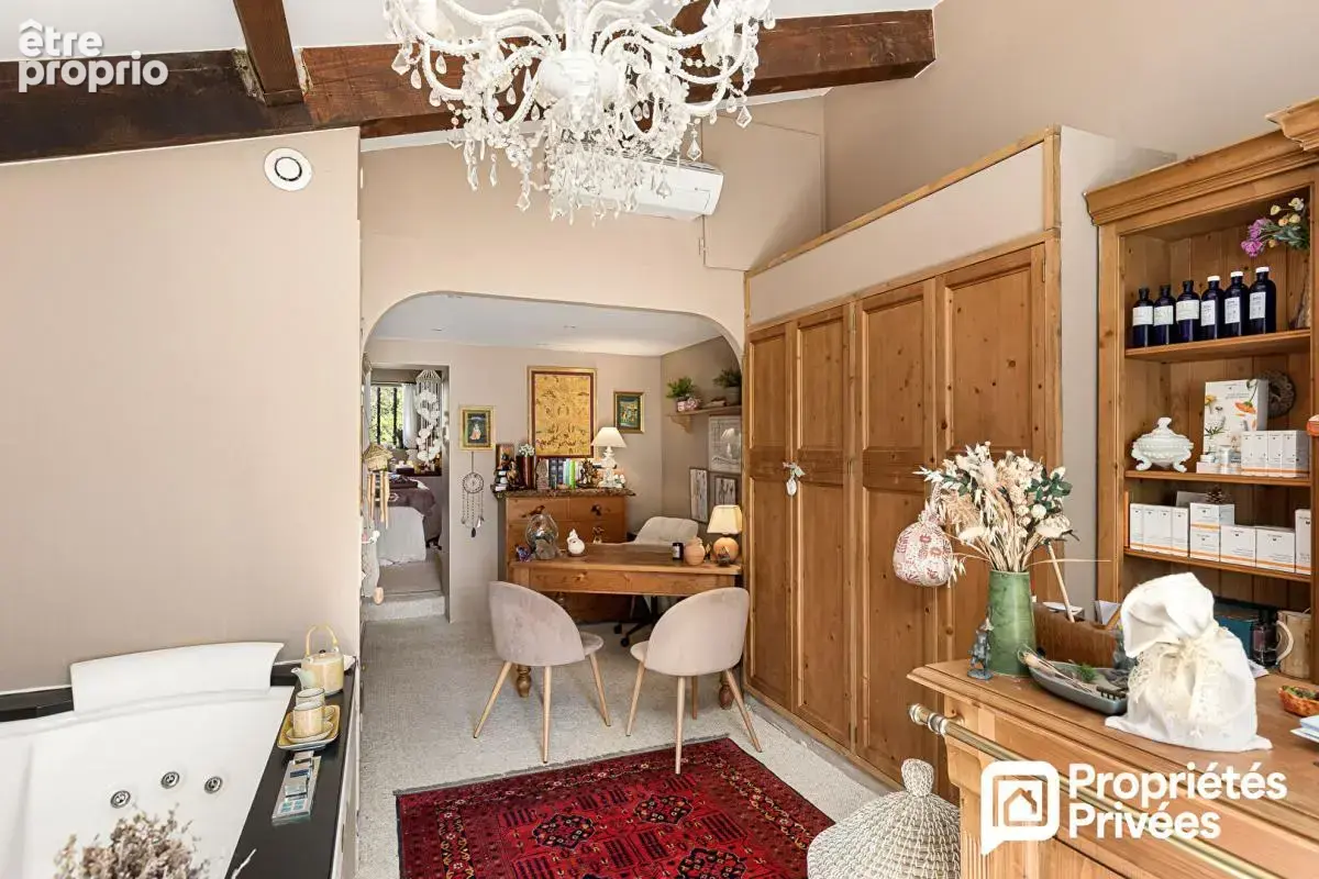 Villa avec piscine, jolie dépendance et vue dégagée - photo 15