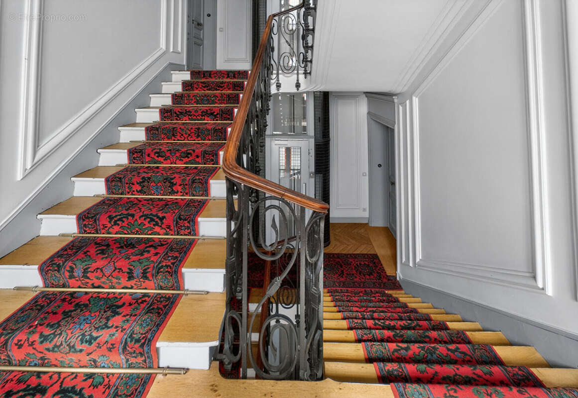 Appartement à PARIS-7E