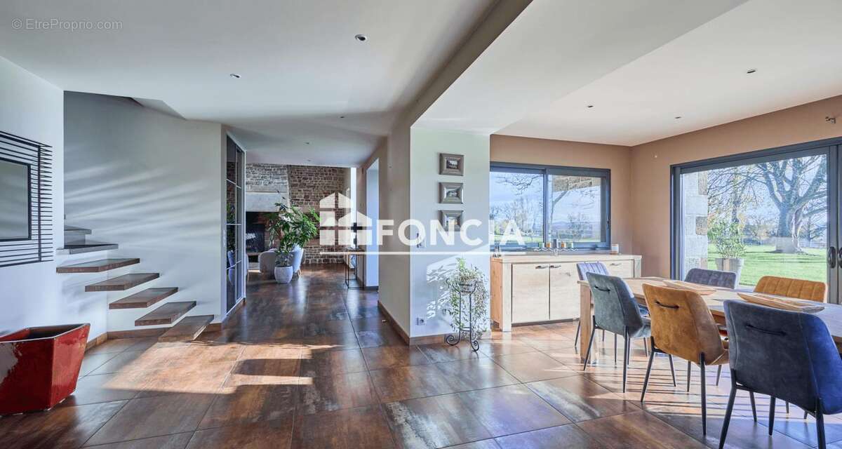 Maison à VILLEDIEU-LES-POELES