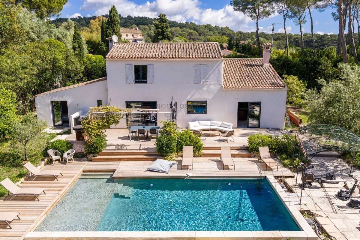 Maison à MOUGINS
