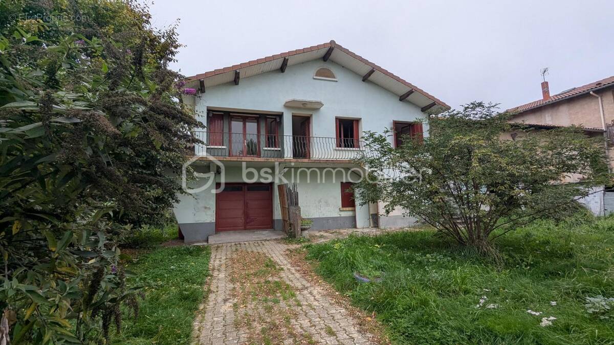 Maison à SAINT-MARTIN-LESTRA