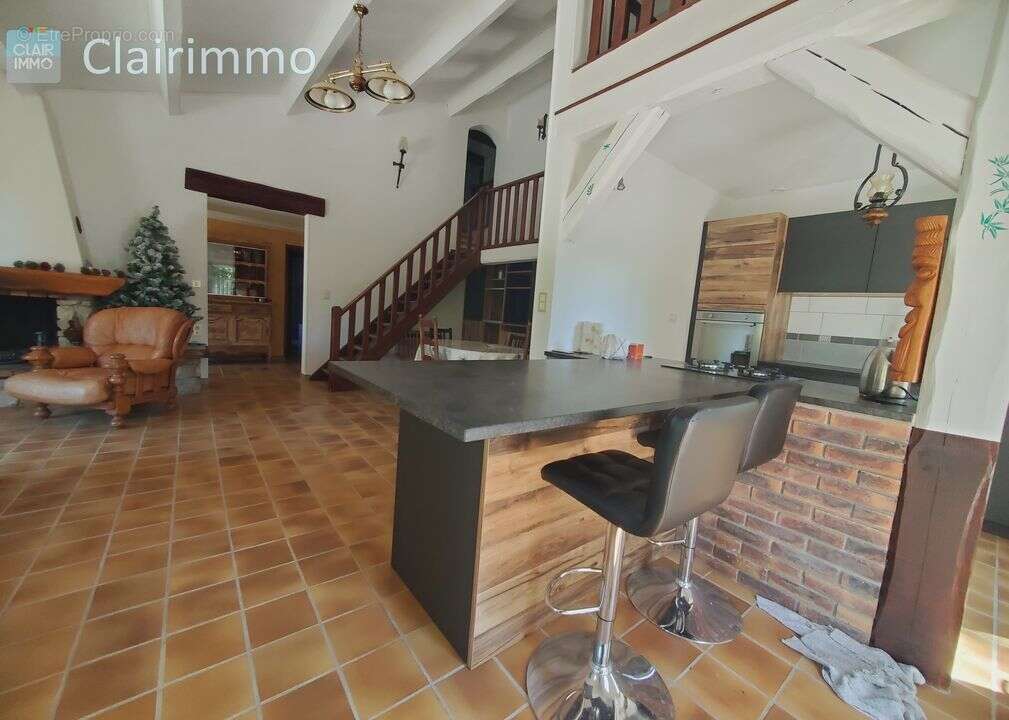 Maison à ROGNAC