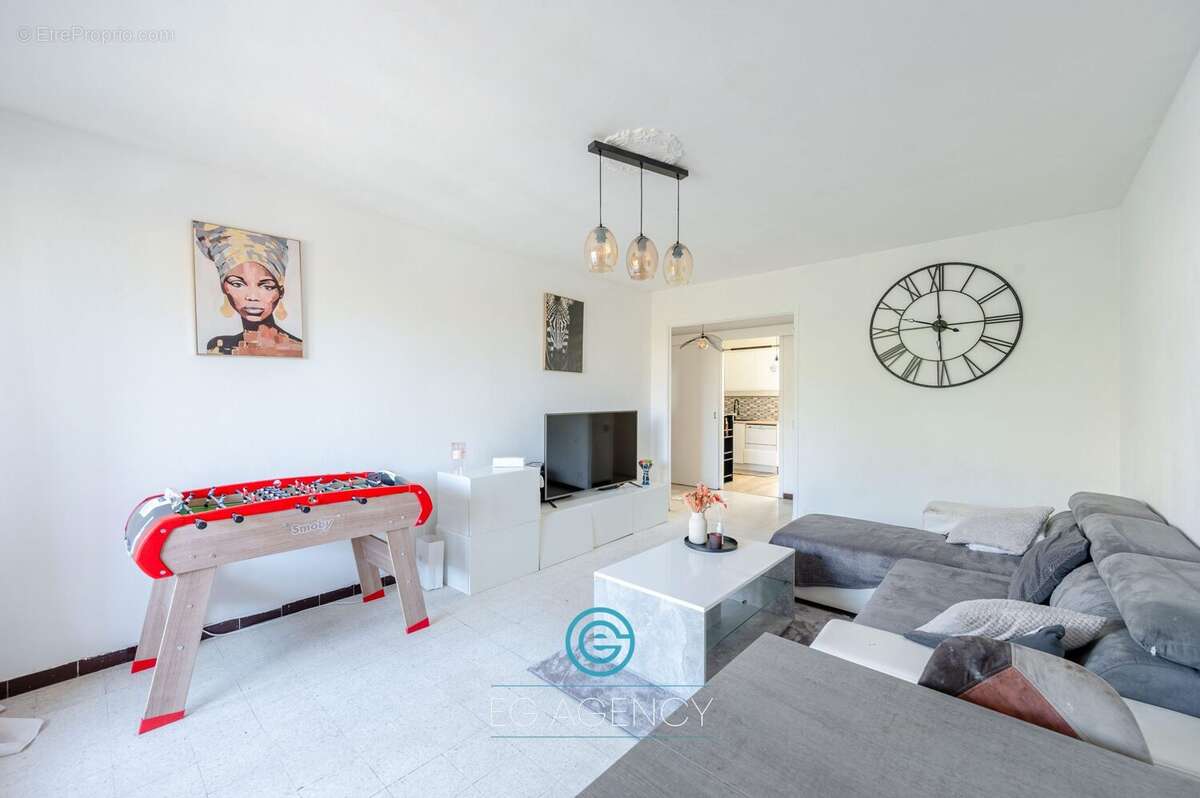 Appartement à MARSEILLE-4E