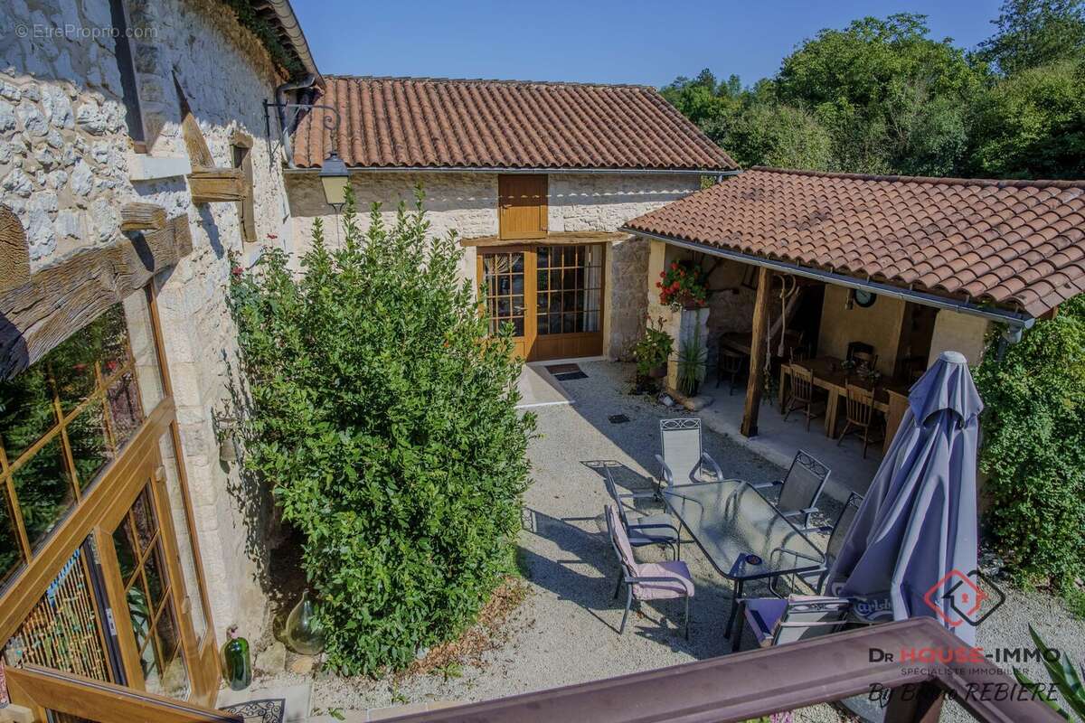 Maison à VAUNAC