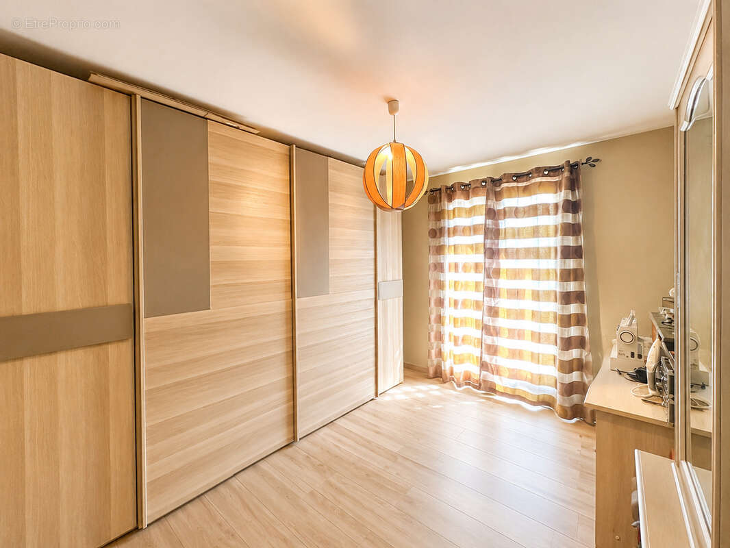 Charme garanti - plain pied 120 m2 bon etat - grand terrain sollies ville colline - piscine hors sol - photo 12