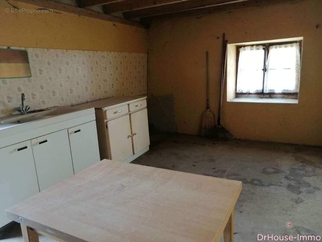 Maison à SAINT-GEORGES-BUTTAVENT