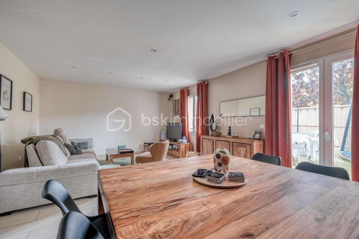 Maison à CLAYE-SOUILLY