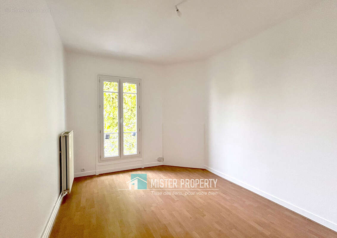 Appartement à SARTROUVILLE