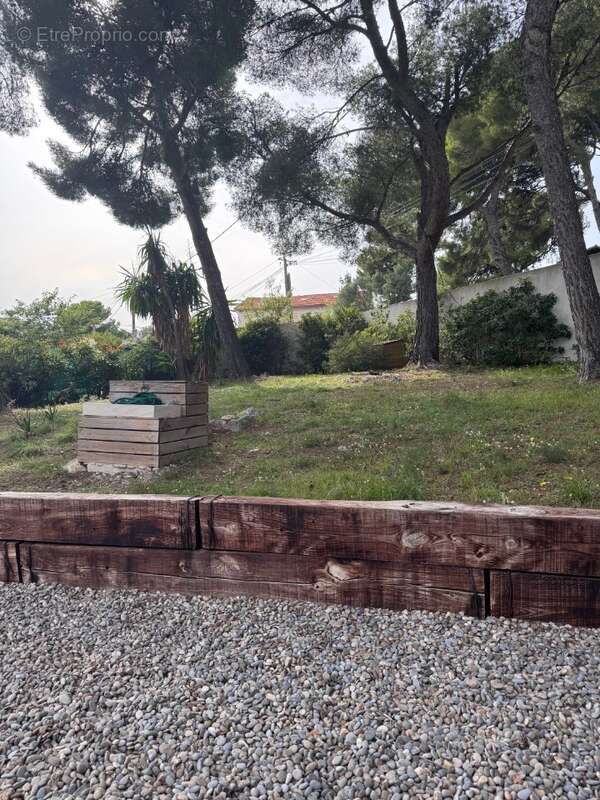 Terrain à SAUSSET-LES-PINS