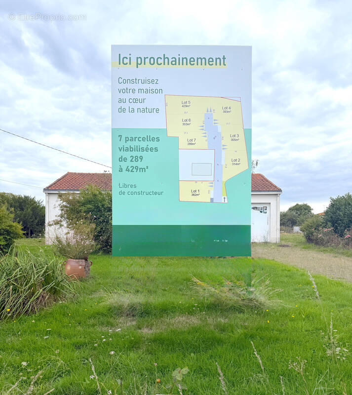Terrain à AIGREFEUILLE-SUR-MAINE