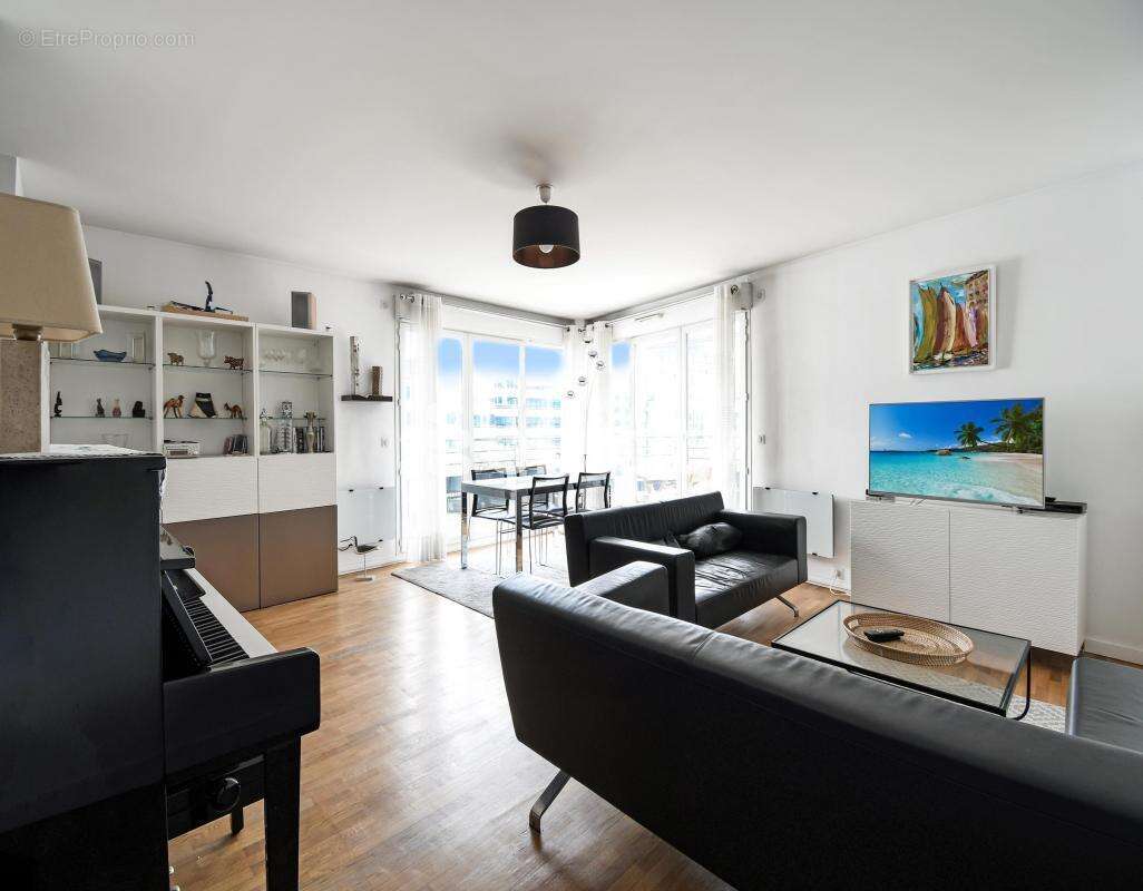 Appartement à COURBEVOIE