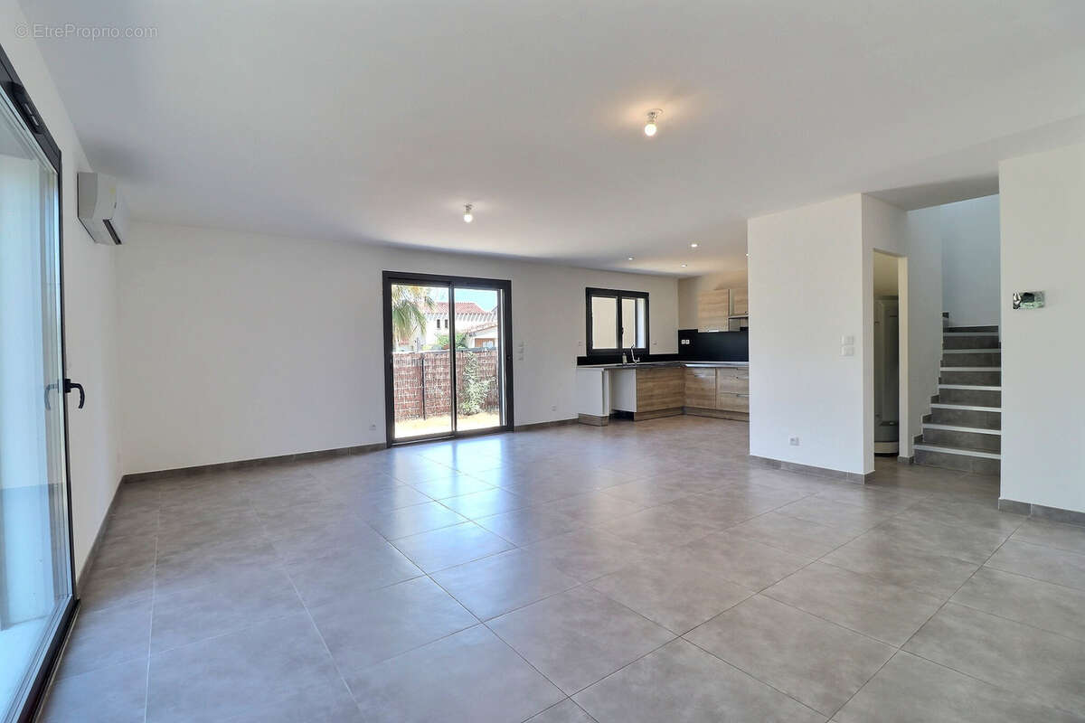 A vendre : Maison 4 pièces avec jardin et GARAGE de 94m2 à ARGELES SUR MER - photo 7
