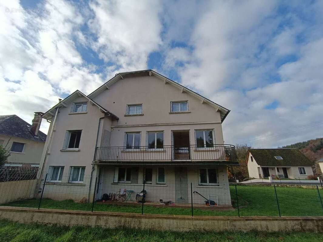 Appartement à CORREZE
