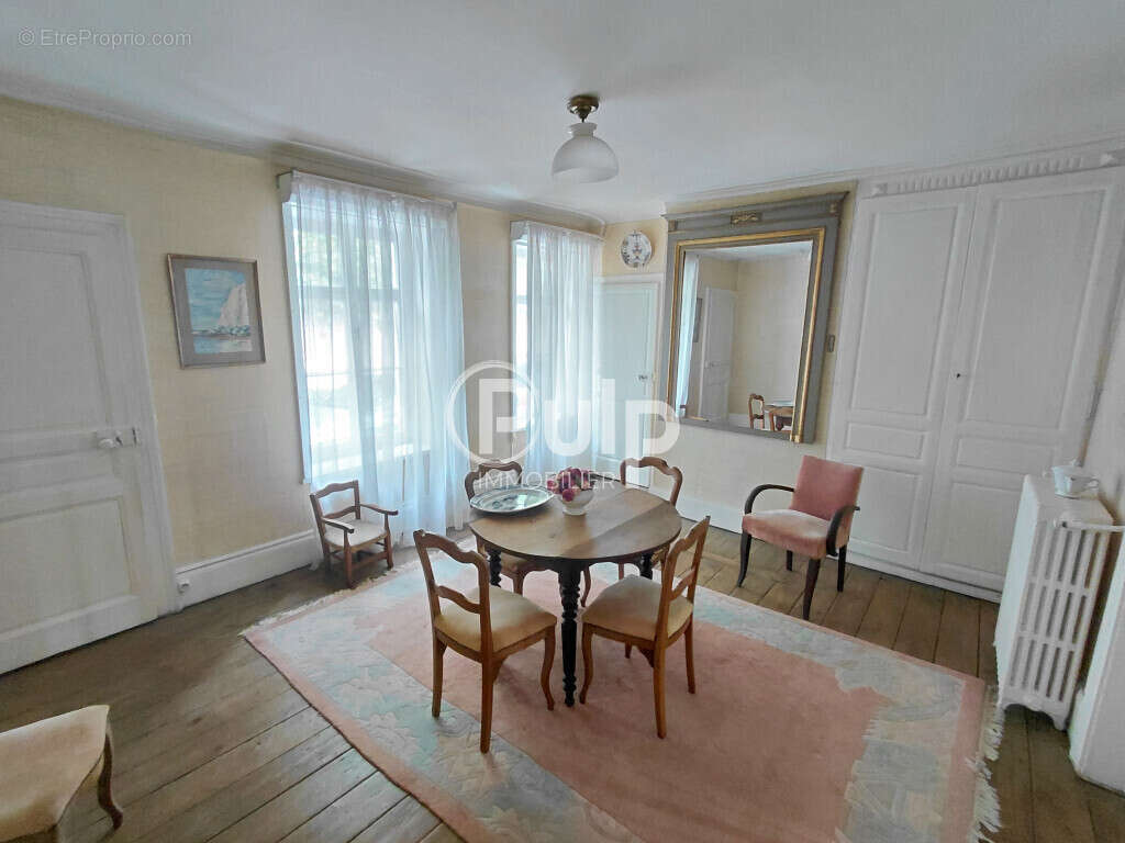 Maison à SAINT-MARTIN-BOULOGNE