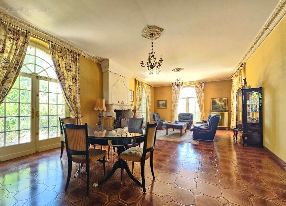 Maison 322m² à roullet-saint-estèphe - photo 7