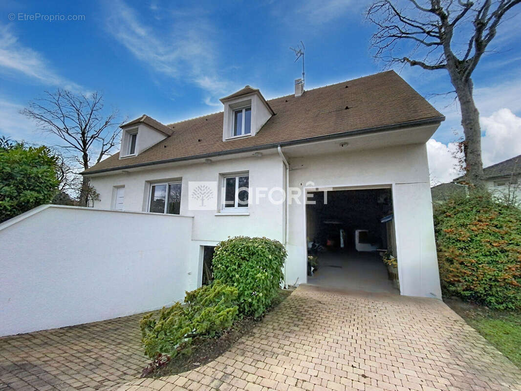 Maison à VERNEUIL-SUR-SEINE