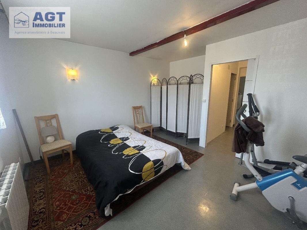 Maison 209 m² à Crevecoeur-Le-Grand  - photo 5