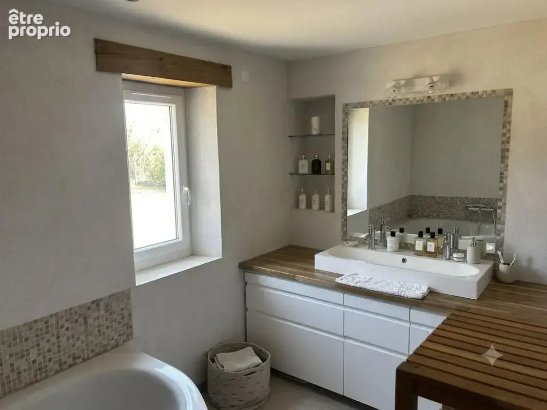 Magnifique corps de ferme en pisé rénové de 224 m² habitables sur 2 153 m² de terrain - photo 17