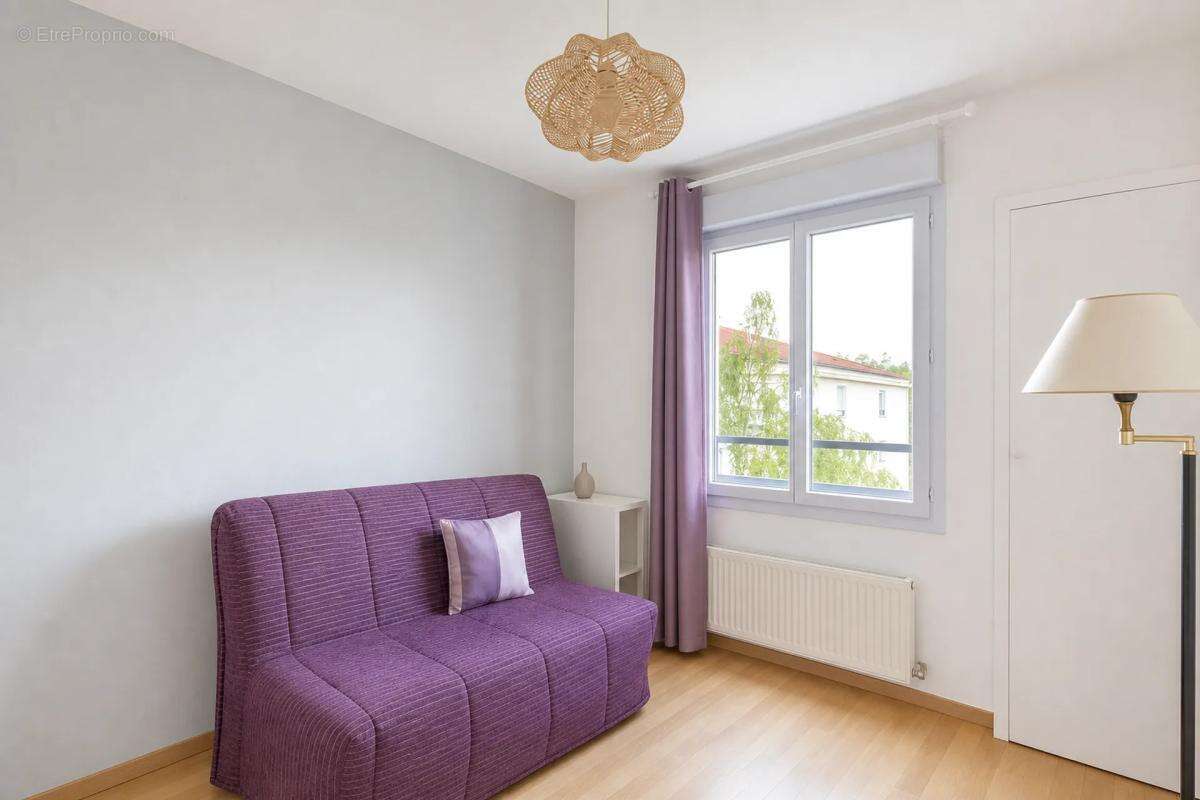 Appartement à MEYZIEU