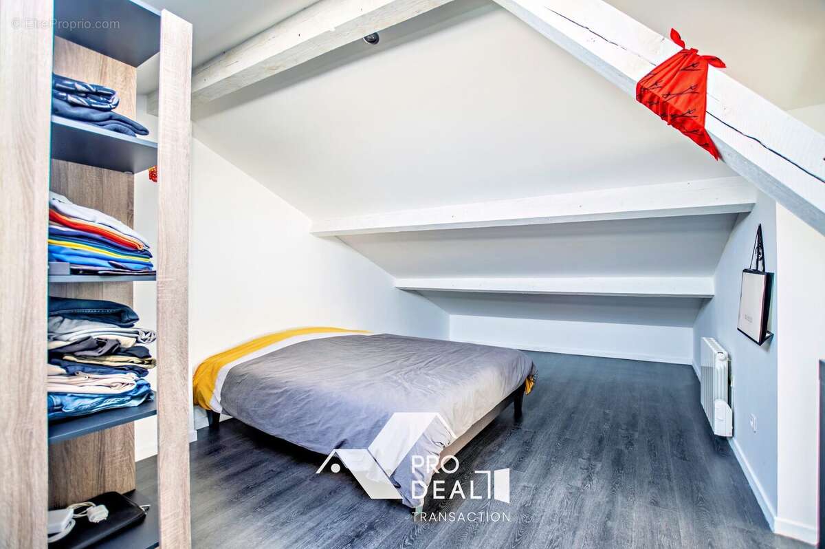 Appartement à SAINT-DENIS-LES-BOURG