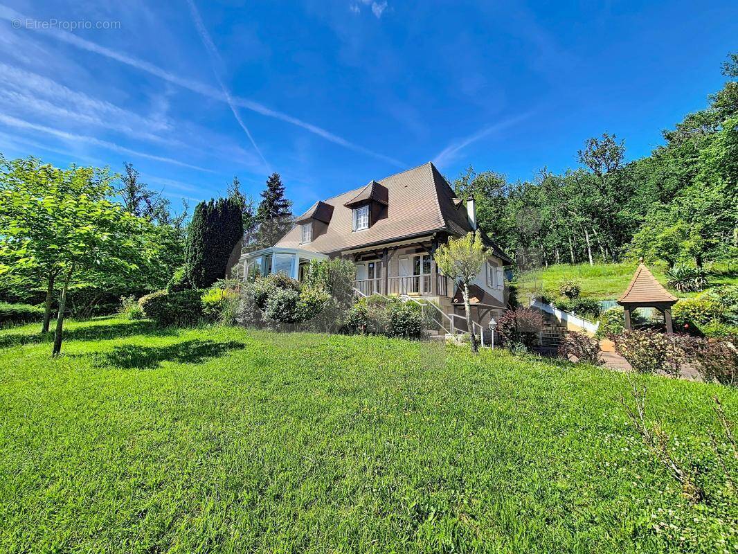 Maison à TERRASSON-LAVILLEDIEU