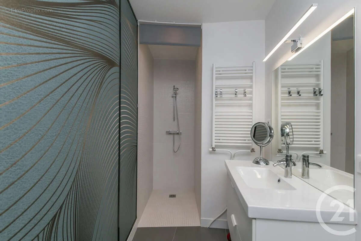 Maison à SAINT-MAUR-DES-FOSSES