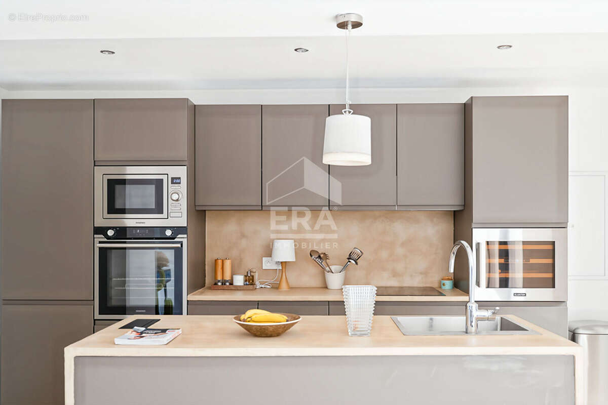 Maison à SIMIANE-COLLONGUE