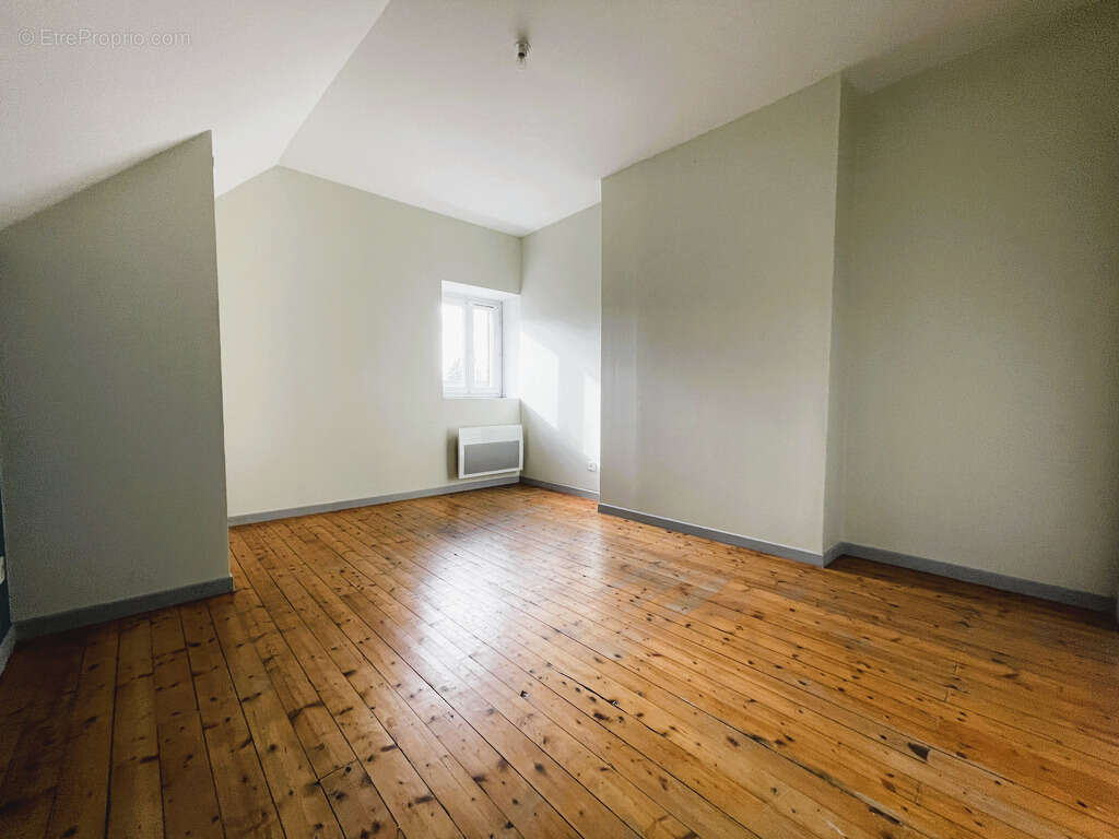 Appartement à FROGES