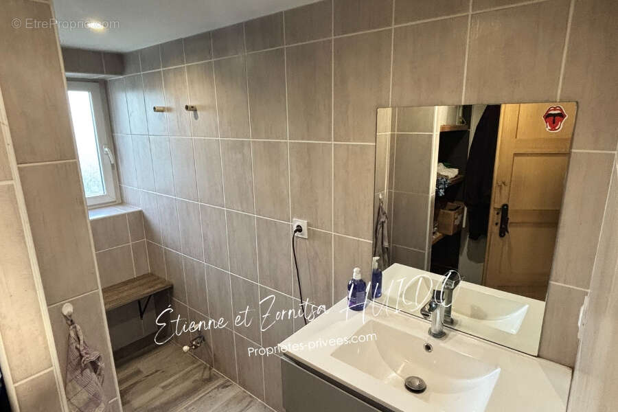 Maison à LA CHAPELLE-SAINT-LAURIAN