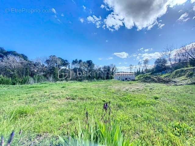 Terrain à VILLECROZE