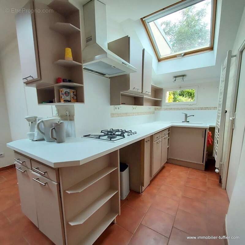 Maison à NEUVILLE-SUR-SARTHE