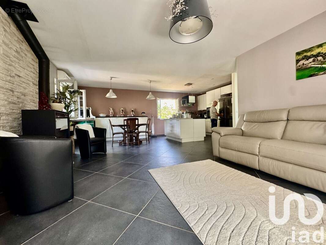 Photo 3 - Maison à LA VILLE-DU-BOIS