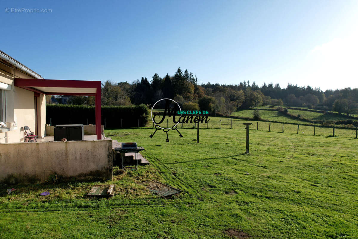 Maison à SAINT-LEGER-LA-MONTAGNE
