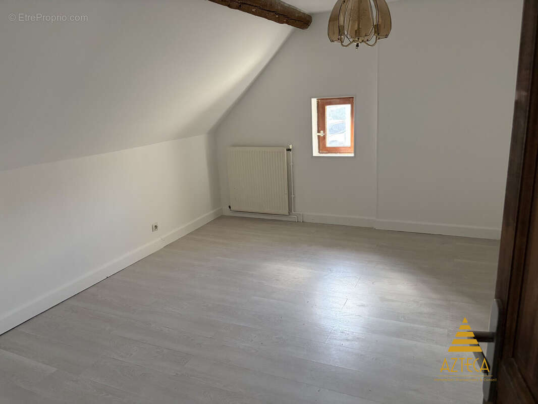 Maison T3 chambre 2 étage 