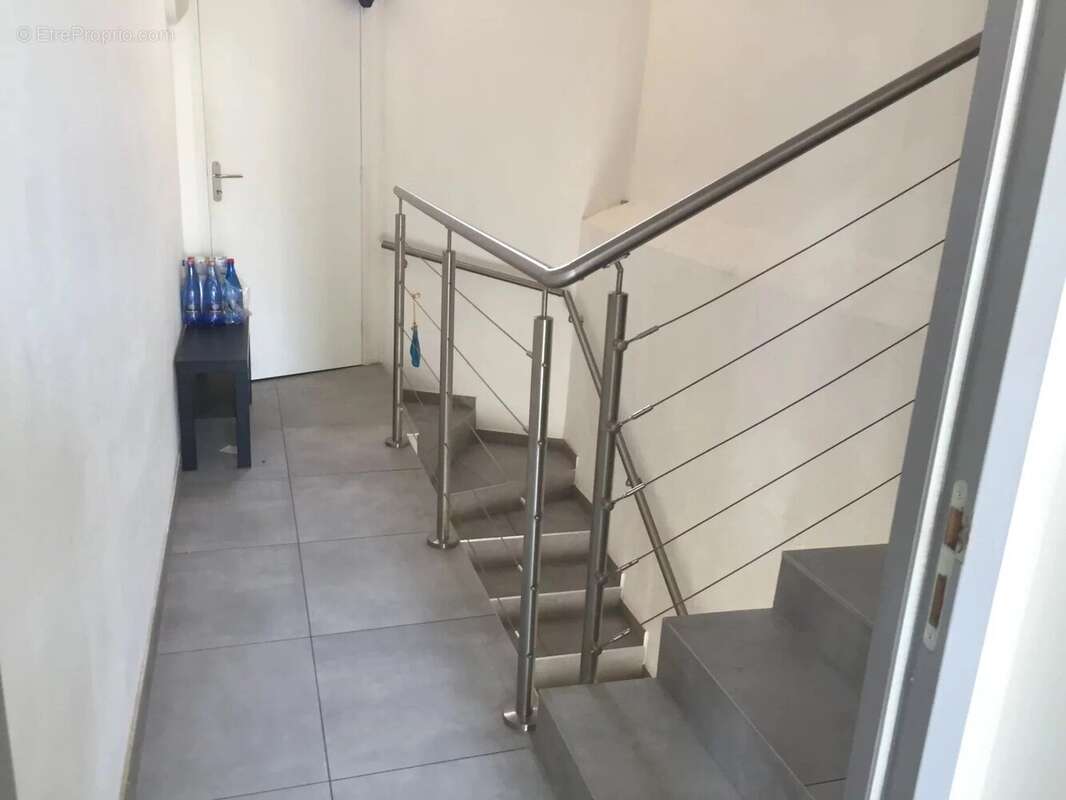 Appartement à SAINT-LAURENT-DU-VAR