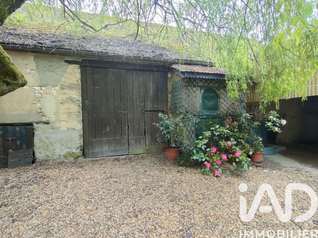 Maison 87 m² à Courgenay  - photo 5