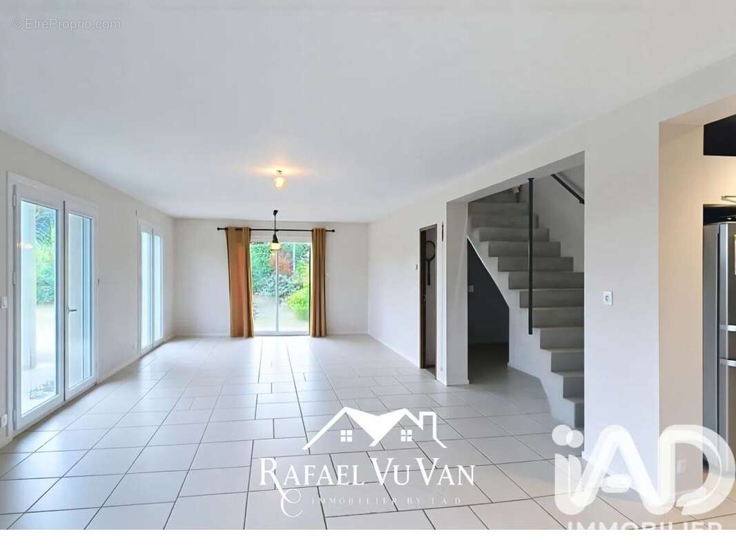 Maison 154 m² à Louye  - photo 2