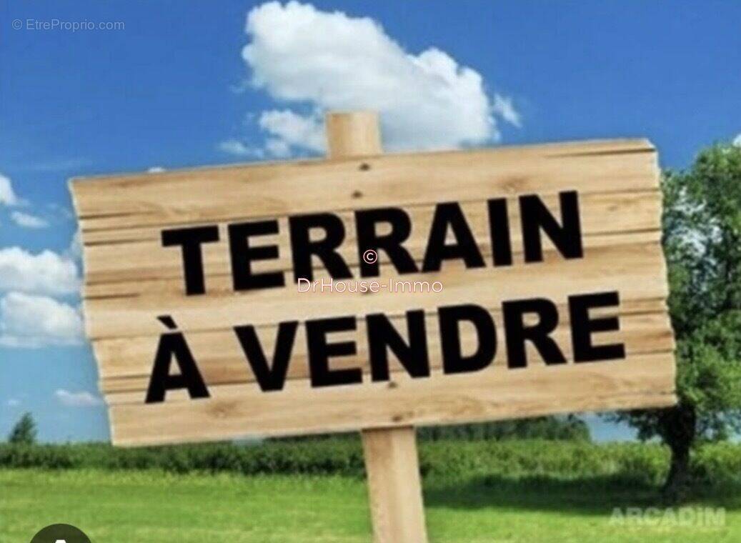 Terrain à CASTELNAU-DE-MEDOC