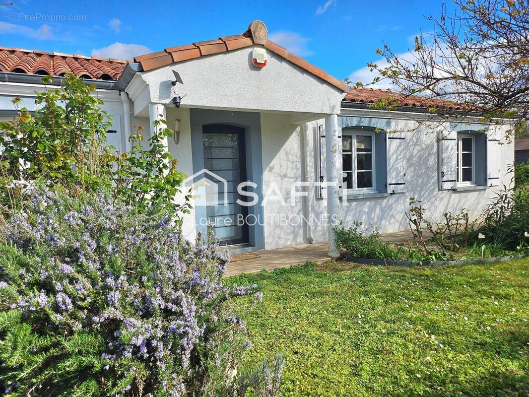 Photo 1 - Maison à SAINT-SULPICE