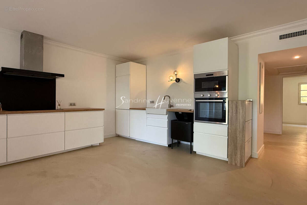 Appartement à LA CROIX-VALMER